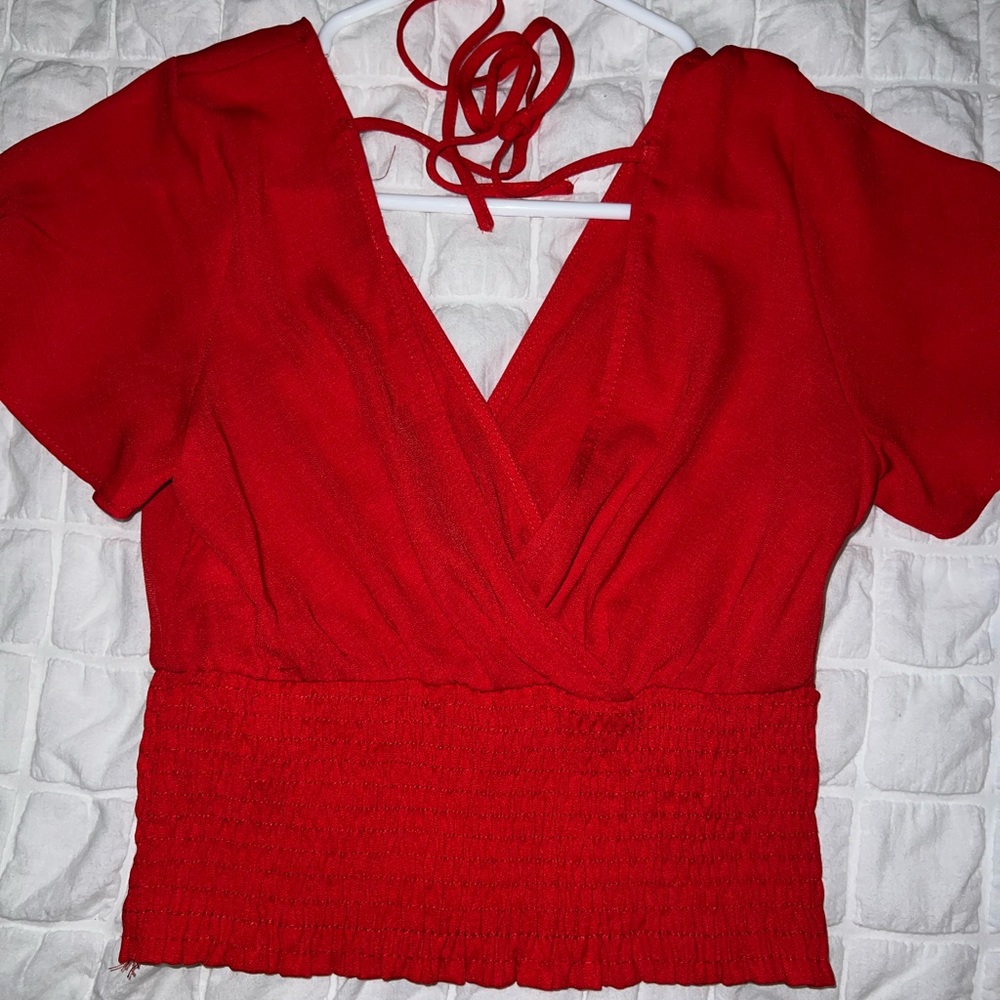 Red cropped top with sleeves